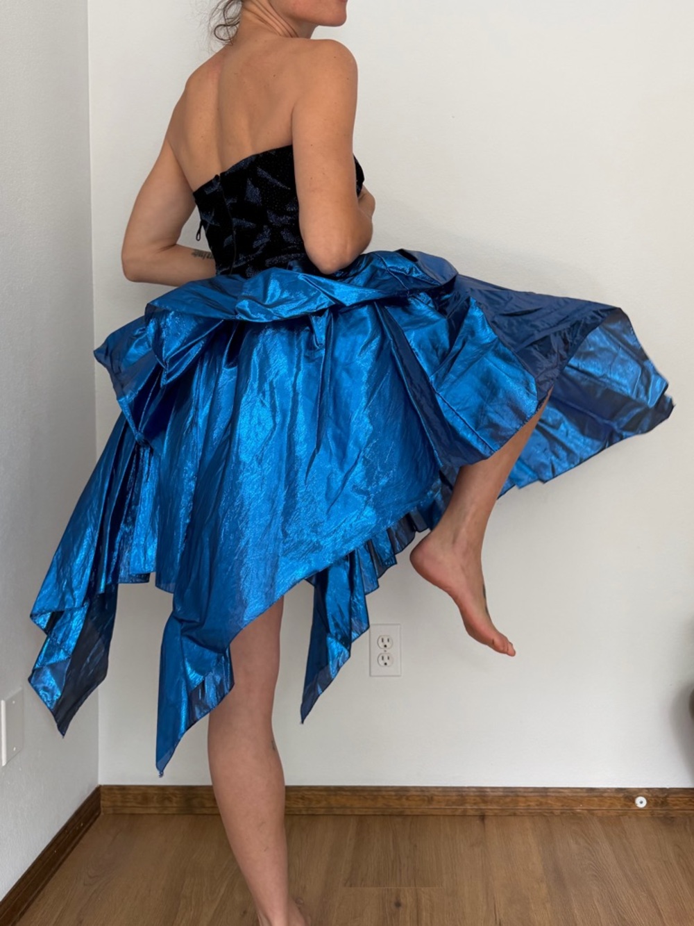 Vintage Black and Electric Blue Strapless Prom Dress - Picture 6 of 13